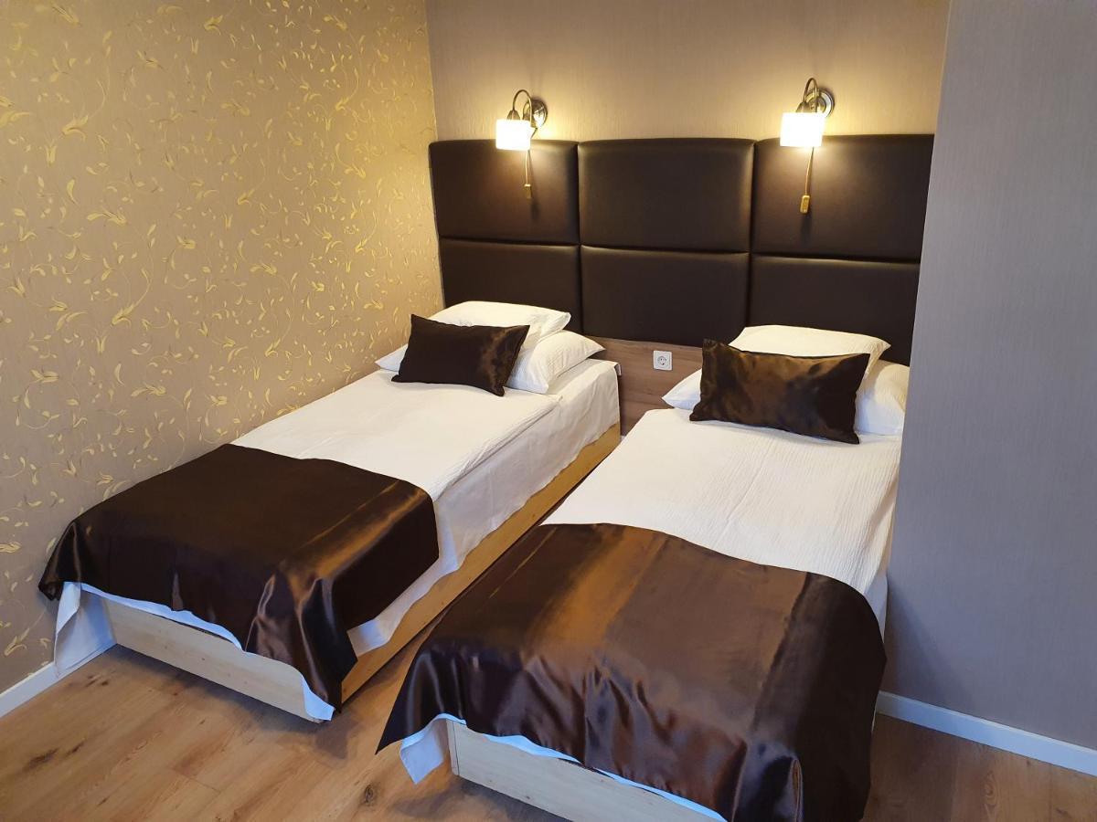 Károlyi Panzió Hotel Eger Kültér fotó